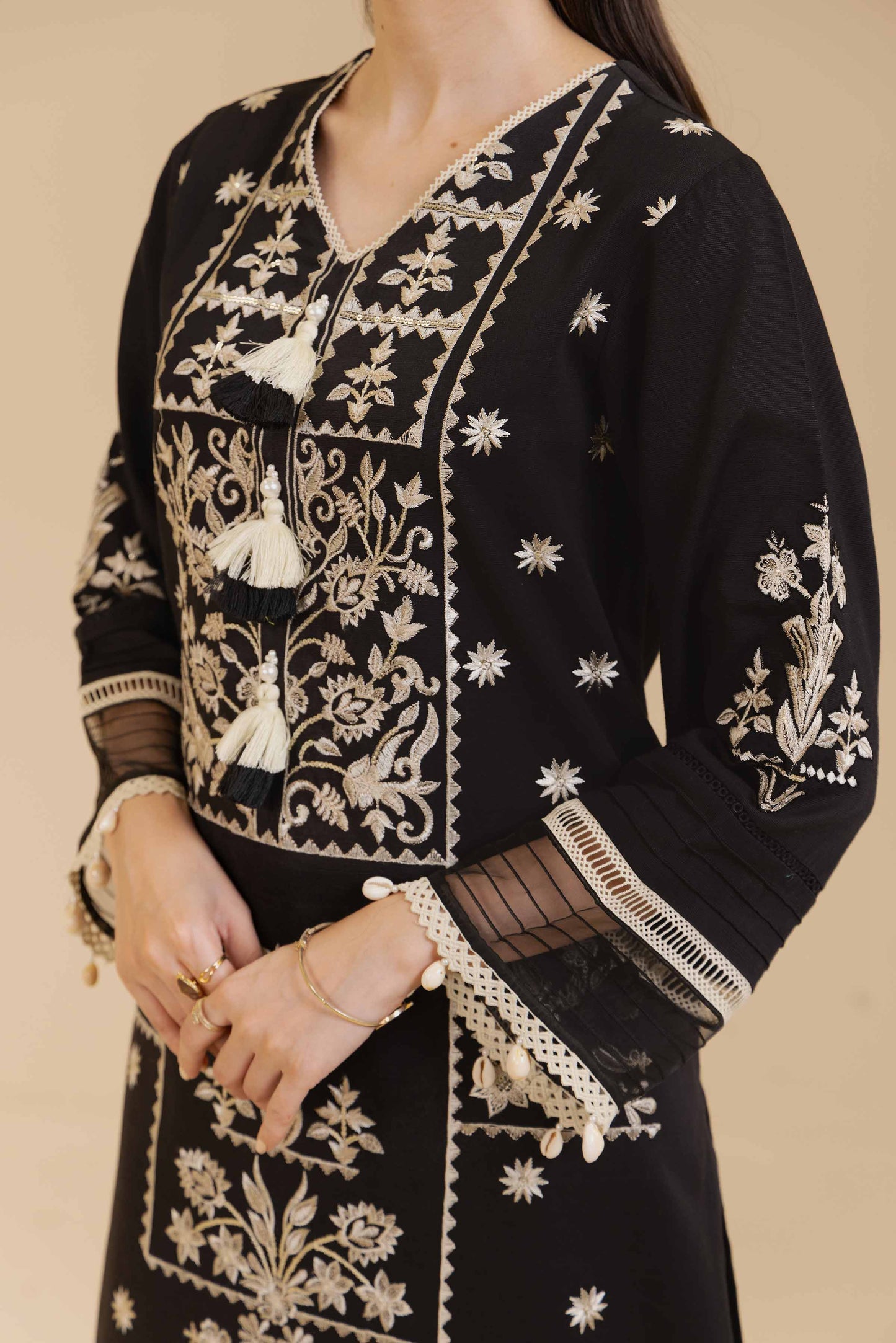 Unstitched Winter'24 - 3 Piece - Embroidered Suit - 42404600