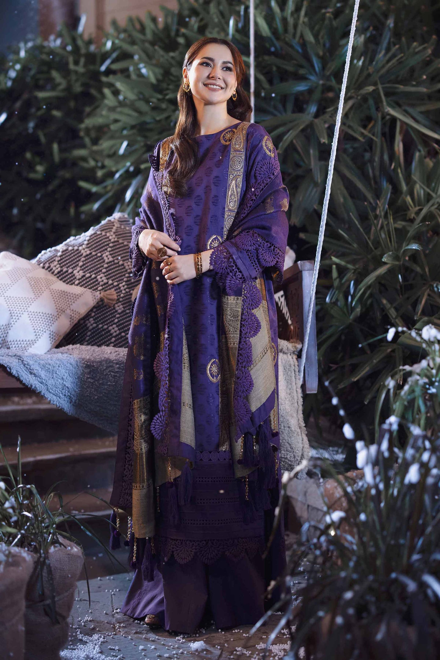 Unstitched Winter'24 - 3 Piece - Jacquard Embroidered Suit - 42404622