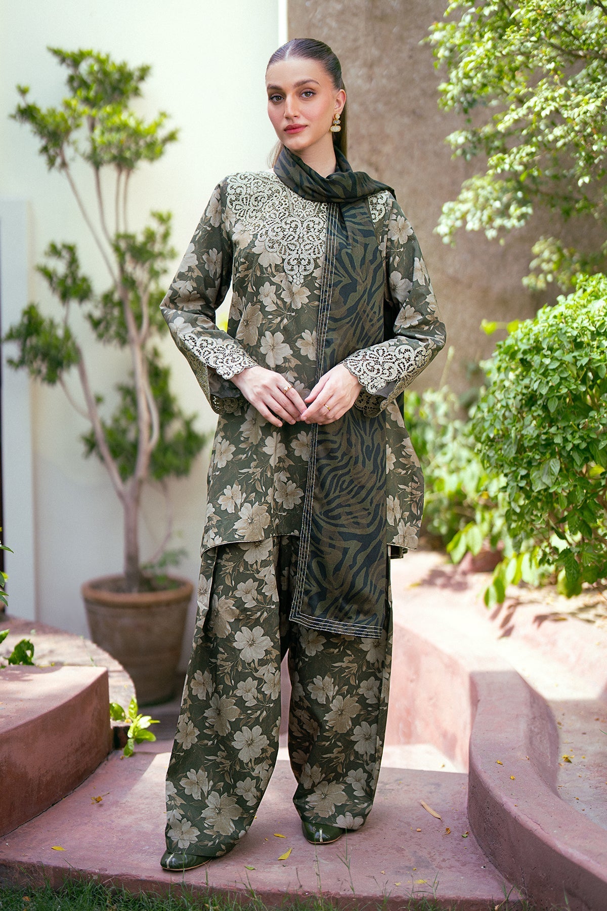 Winter Prints '24 - Embroidered Viscose Uf-764