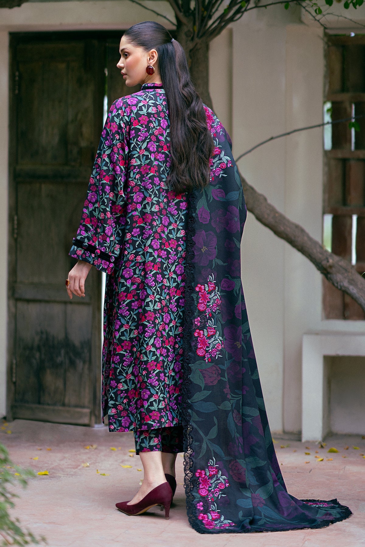 Winter Prints '24 - Embroidered Viscose Uf-766