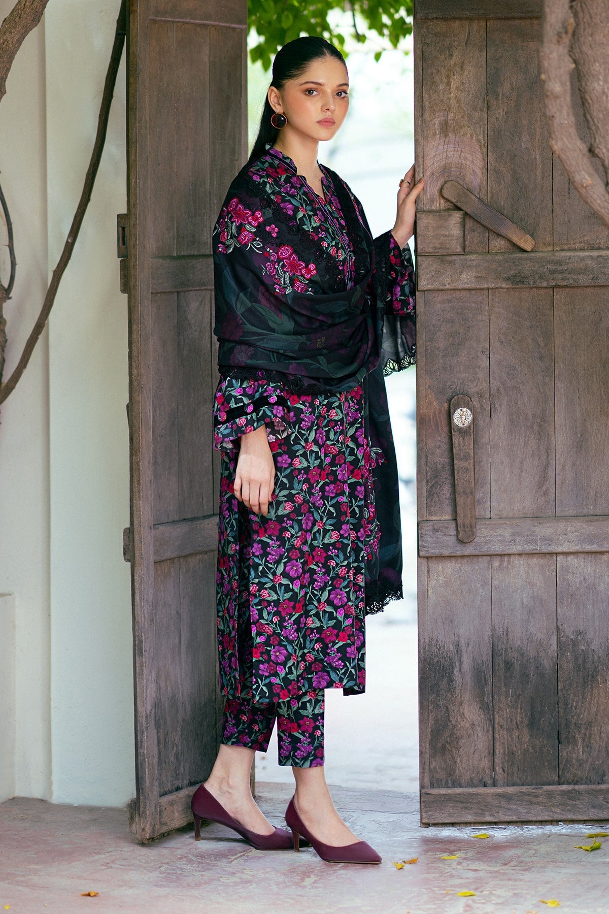 Winter Prints '24 - Embroidered Viscose Uf-766