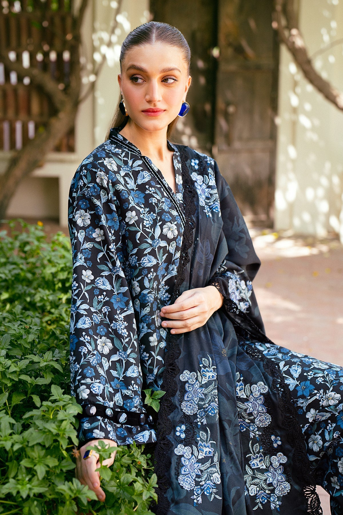 Winter Prints '24 - Embroidered Viscose Uf-767