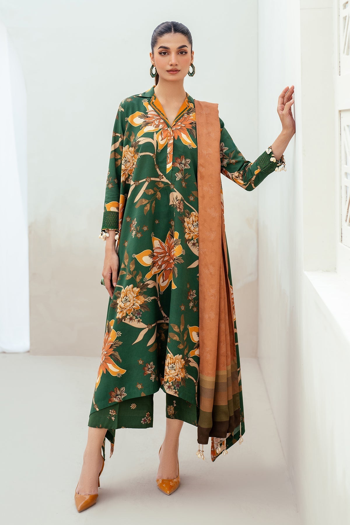 Unstitched '24 - Digital Printed Khaddar Uf-4019