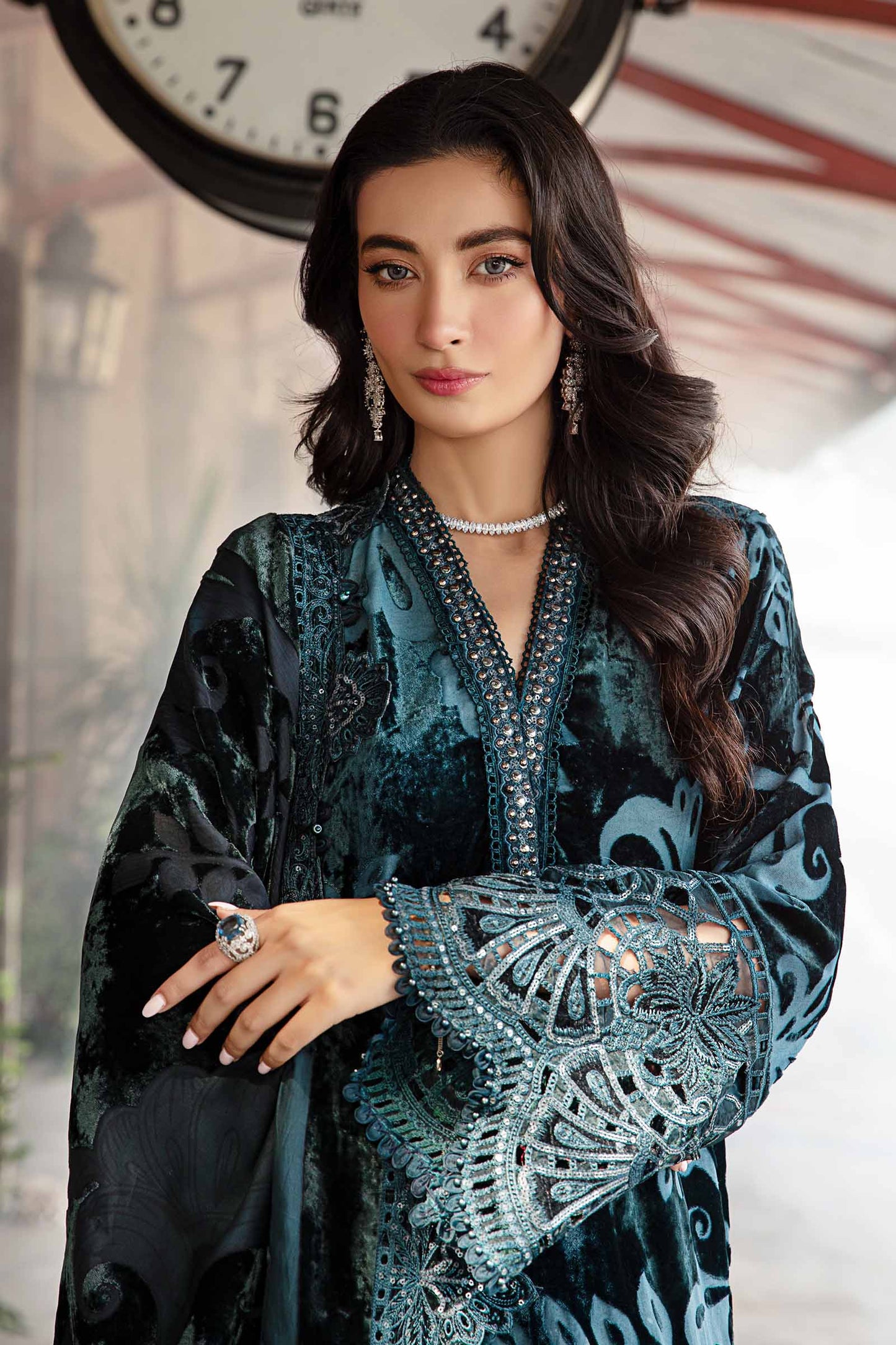 Winter Luxe'24 - 3 Piece Unstitched Embroidered Palachi Suit | DL-1203