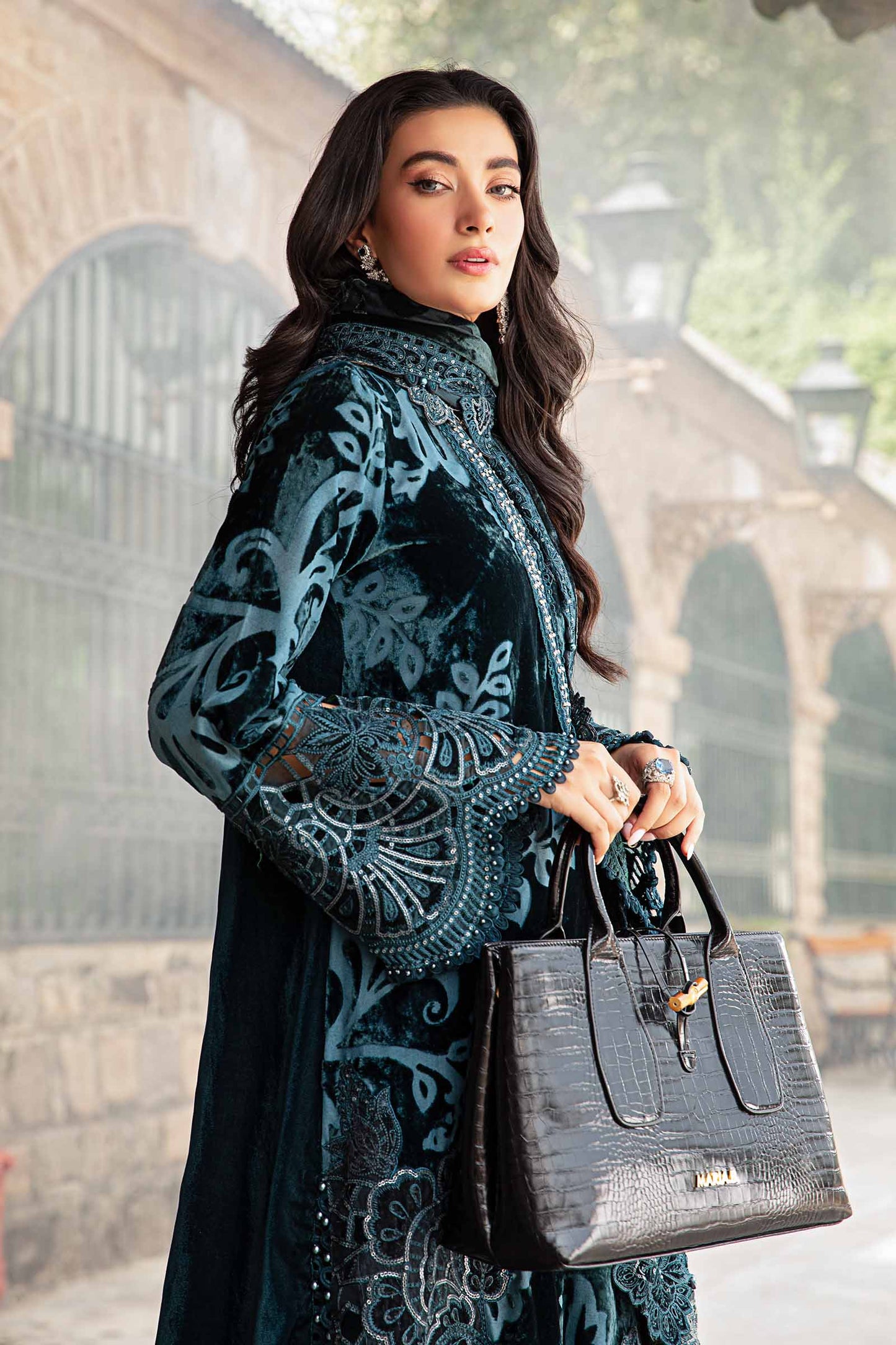 Winter Luxe'24 - 3 Piece Unstitched Embroidered Palachi Suit | DL-1203