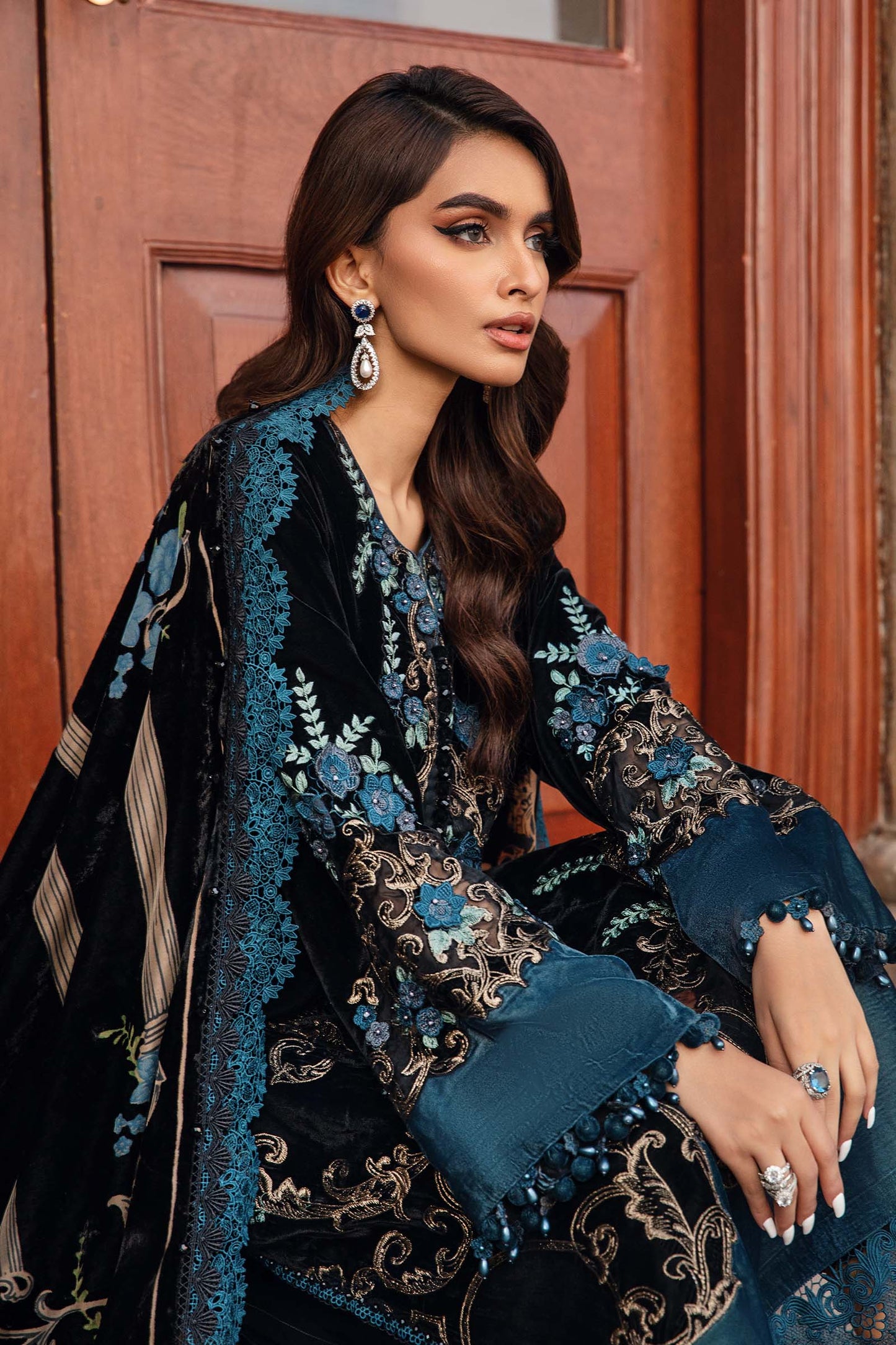 Winter Luxe'24 - 3 Piece Unstitched Embroidered Velvet Suit | DL-1208