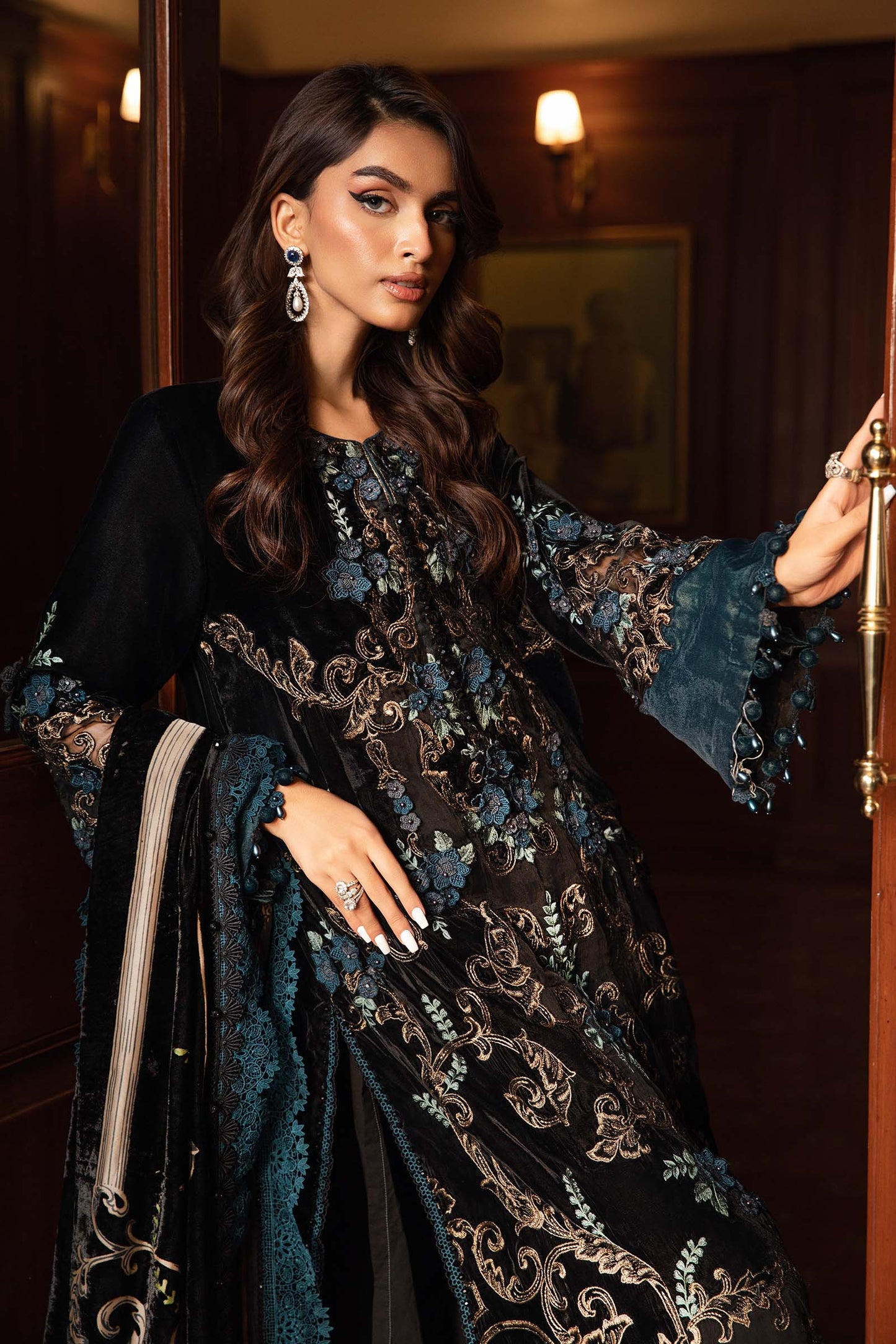 Winter Luxe'24 - 3 Piece Unstitched Embroidered Velvet Suit | DL-1208