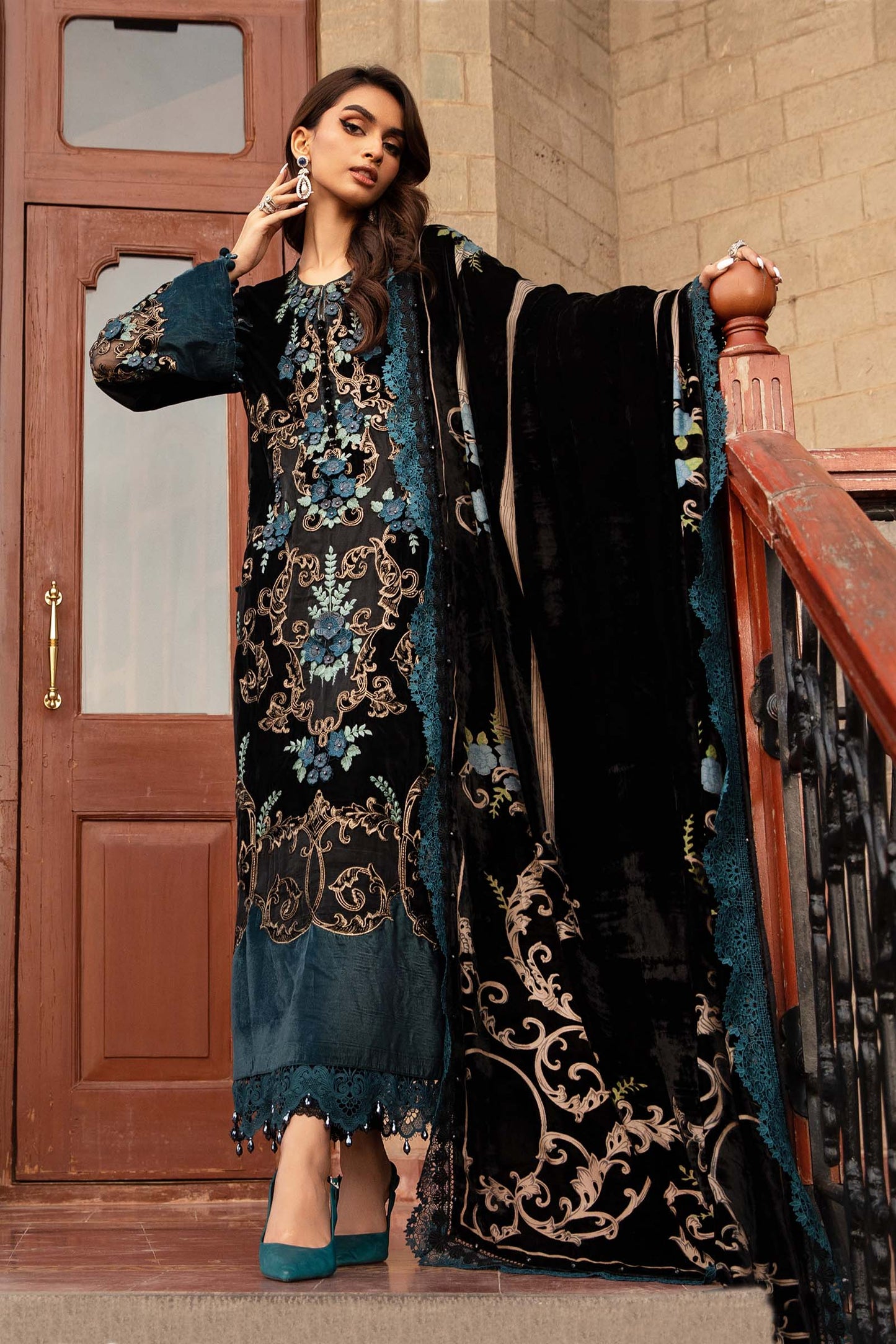 Winter Luxe'24 - 3 Piece Unstitched Embroidered Velvet Suit | DL-1208