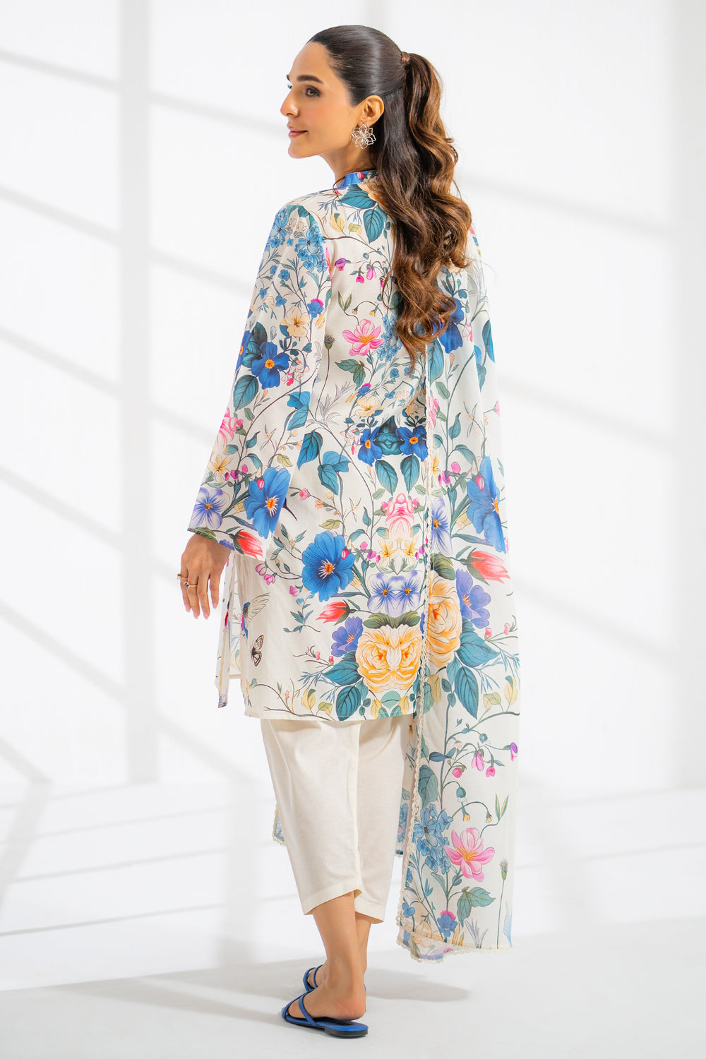 Unstitched Essentials '25 - Full Bloom 3 piece