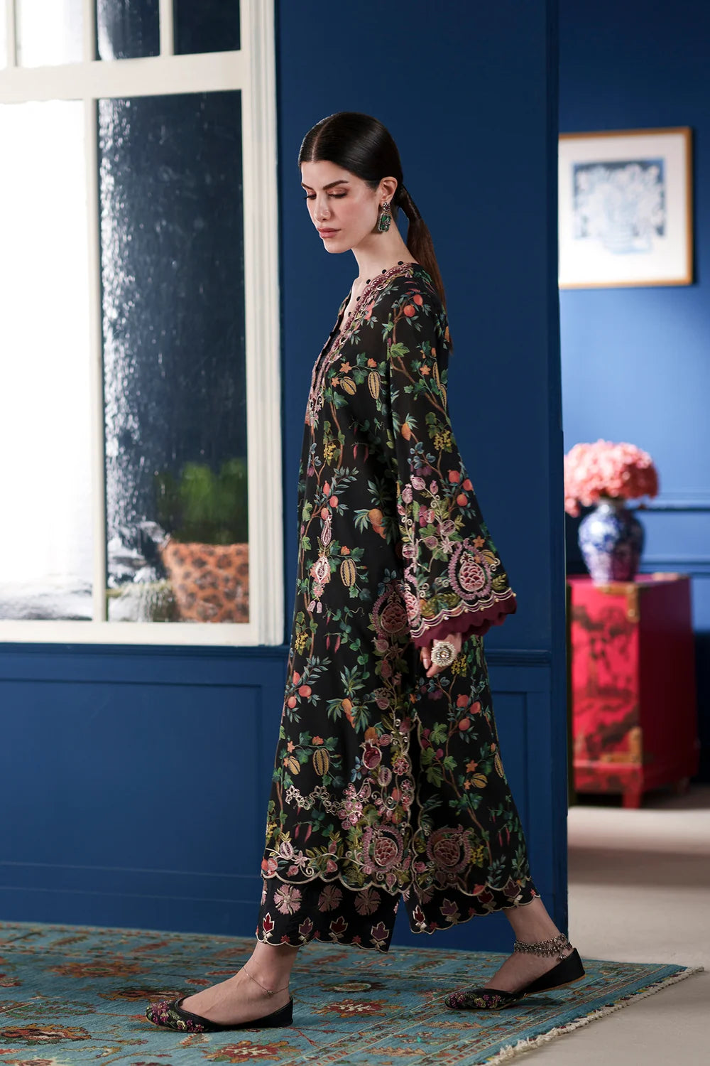 EMBROIDERED SUIT