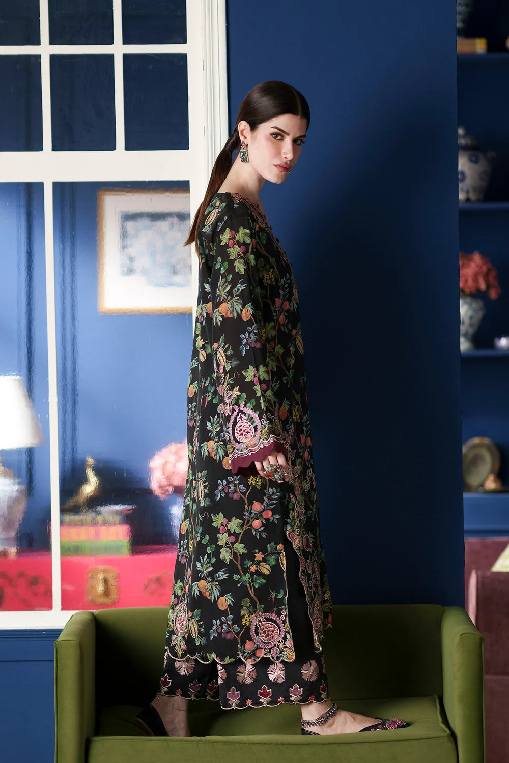 EMBROIDERED SUIT