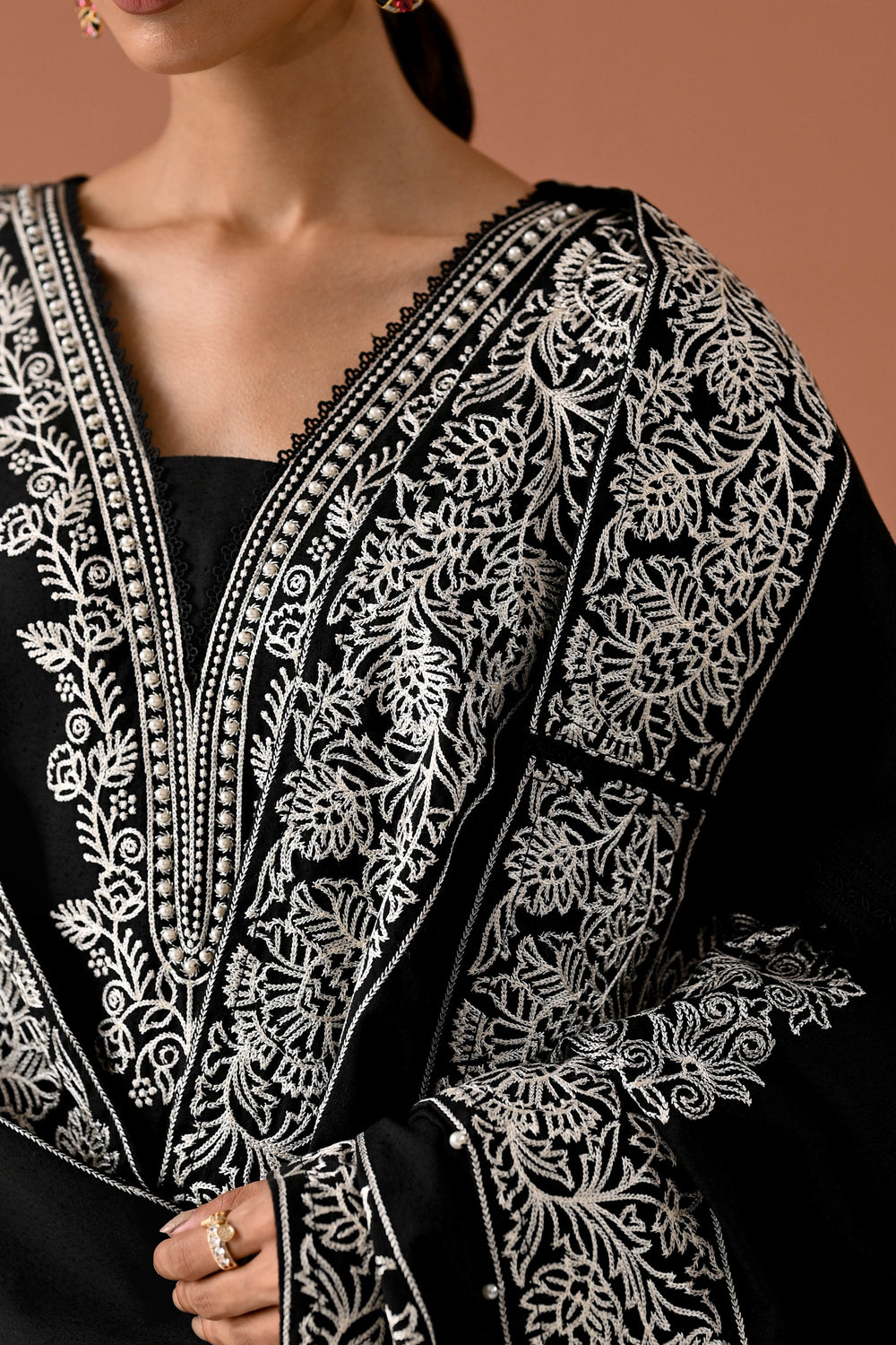 Luxury Karandi Vol II  - BLACK MOON LUXURY EMBROIDERED KARANDI SET (NEL-24632)