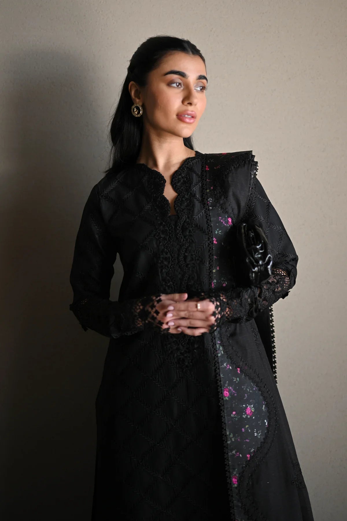 SONA 3: BLACK LUXURY EMBROIDERED  (NEL-25603)