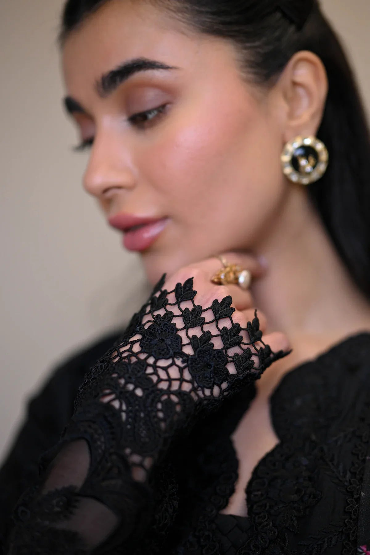 SONA 3: BLACK LUXURY EMBROIDERED  (NEL-25603)