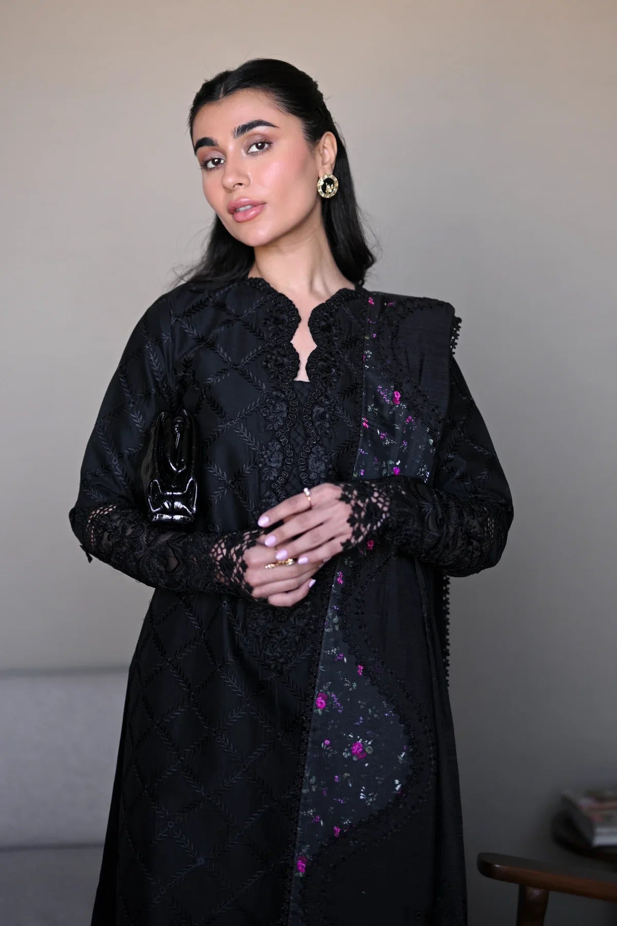 SONA 3: BLACK LUXURY EMBROIDERED  (NEL-25603)