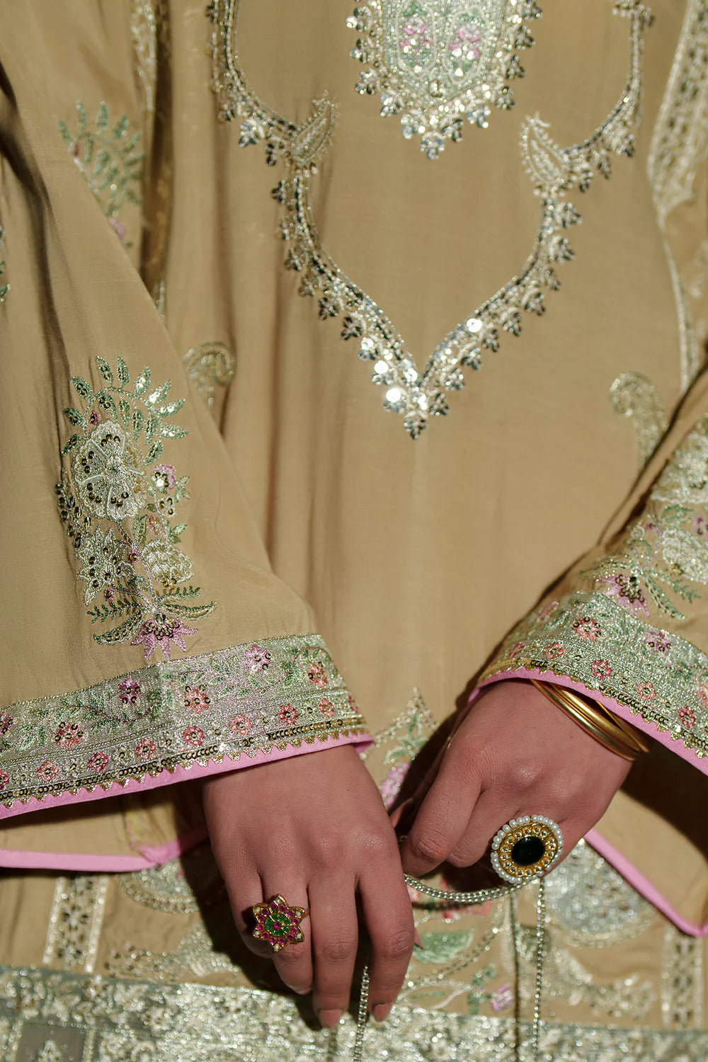 PALE YELLOW | E1020/104/114’ 26 -RTS