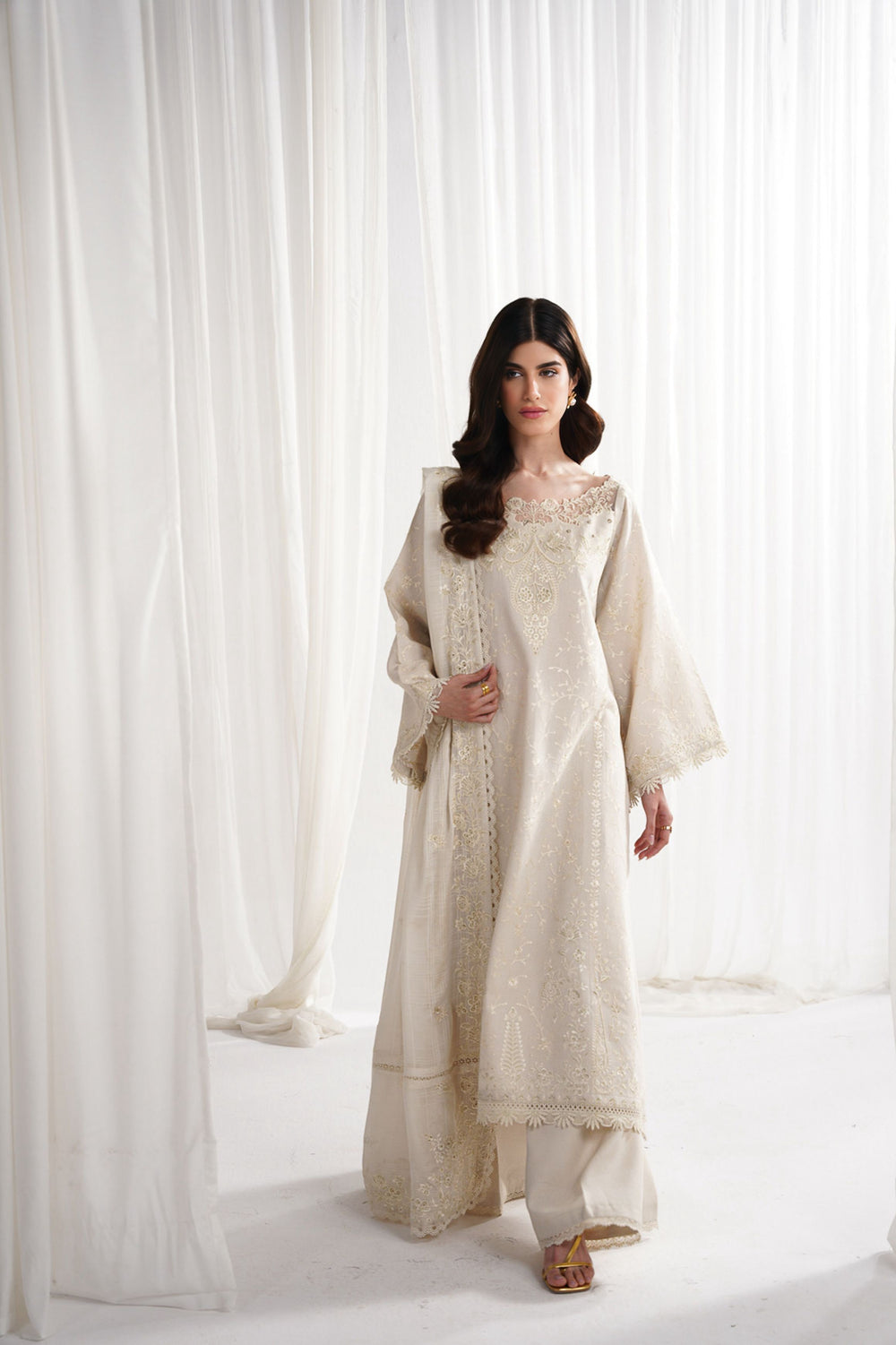 Eid Pret '25 - IVORY LUXURY EMBROIDERED 3PCS SET NPA3-25421