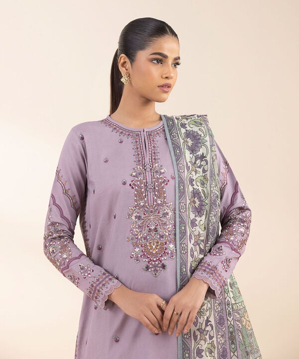 Unstitched Lawn '25 - 3 Piece - Embroidered Lawn Suit - U3PESG25V110