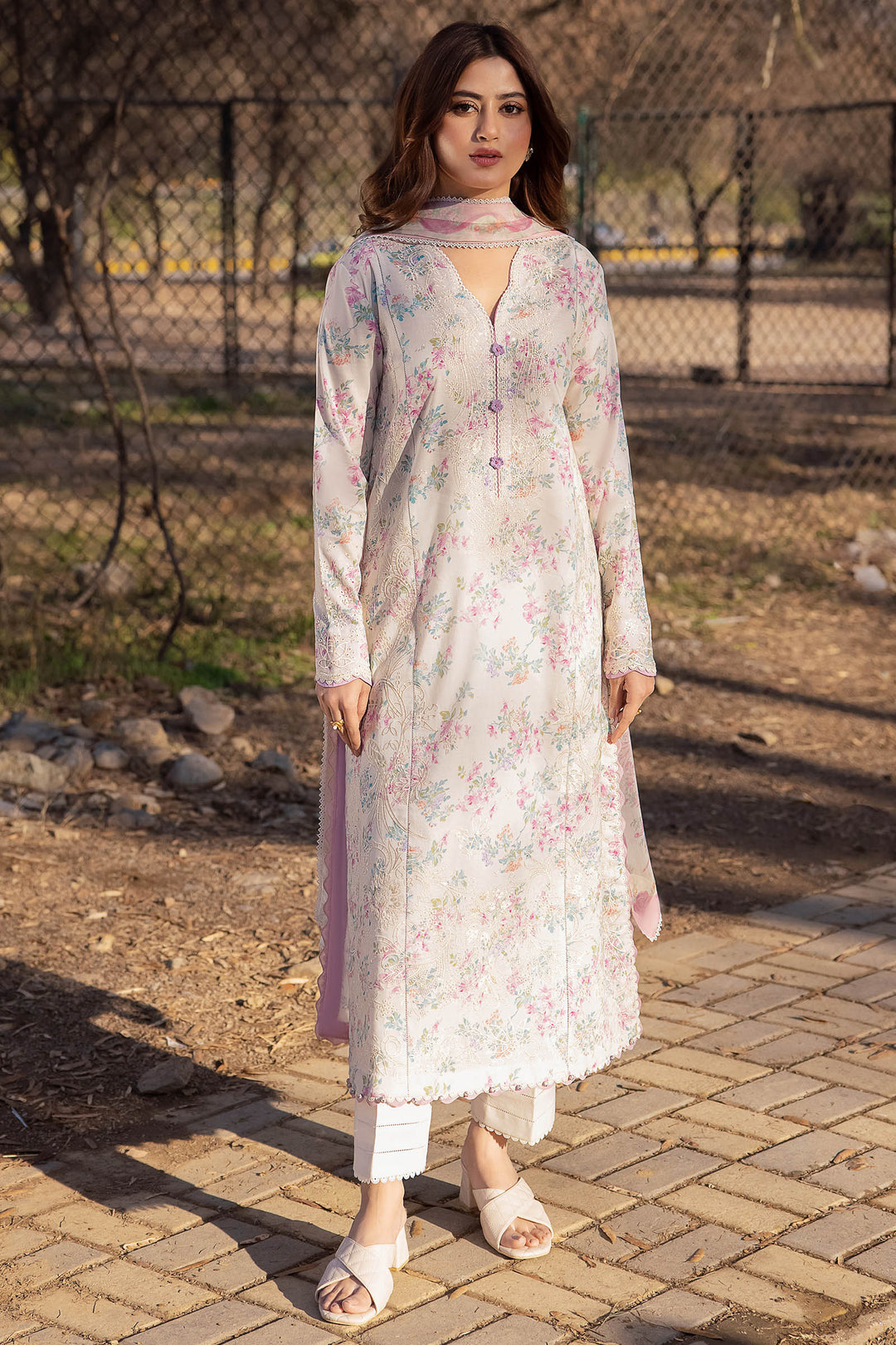 Lawn 24 - Aysel (Zl24-03 A) - RTS - Sale