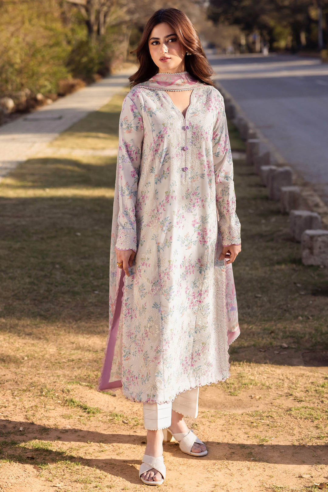 Lawn 24 - Aysel (Zl24-03 A) - RTS - Sale