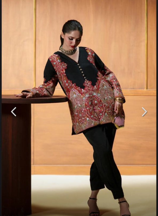 EMBROIDERED SUIT