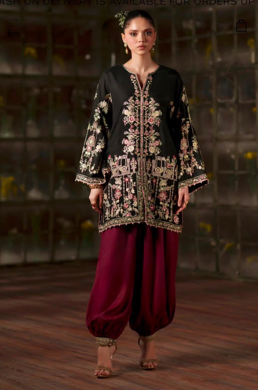EMBROIDERED SUIT