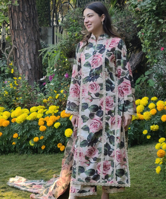 Digitally Printed Lawn '25 - Pink Floral Elegance