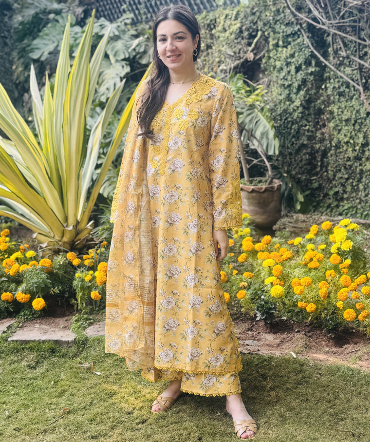 Digitally Printed Lawn '25 - Saffron Dreams