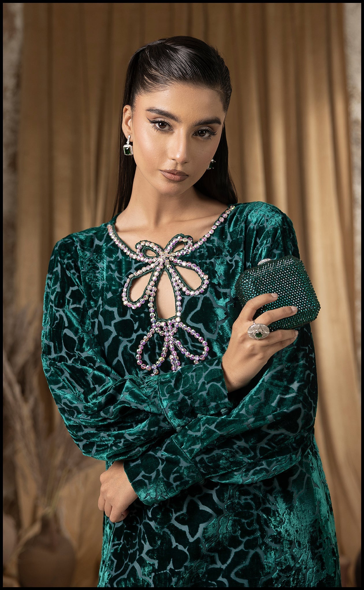 A Velvet Affair'24 - Emerald elegance