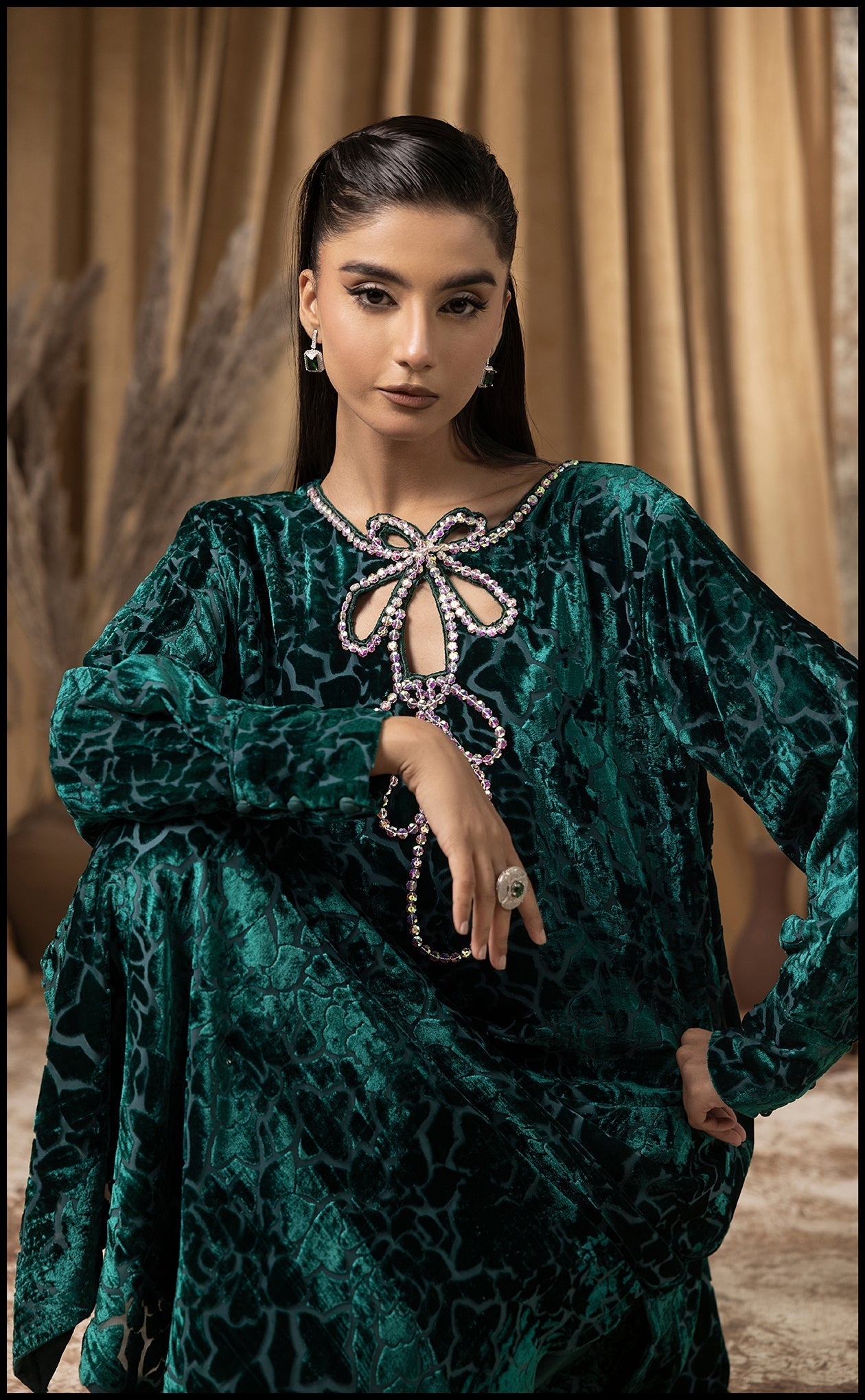 A Velvet Affair'24 - Emerald elegance