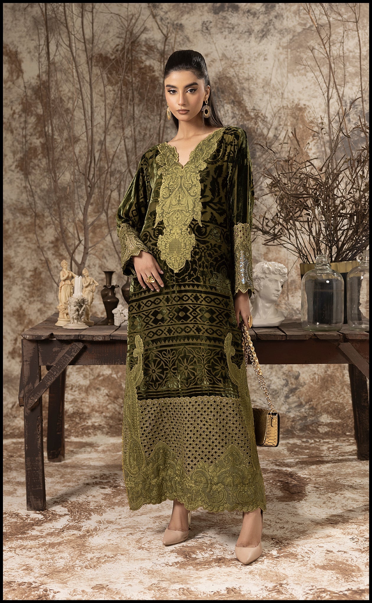 A Velvet Affair'24 - Olive opulence